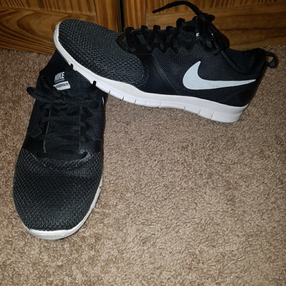 Nike Athletic Shoes - Picture 1 of 2